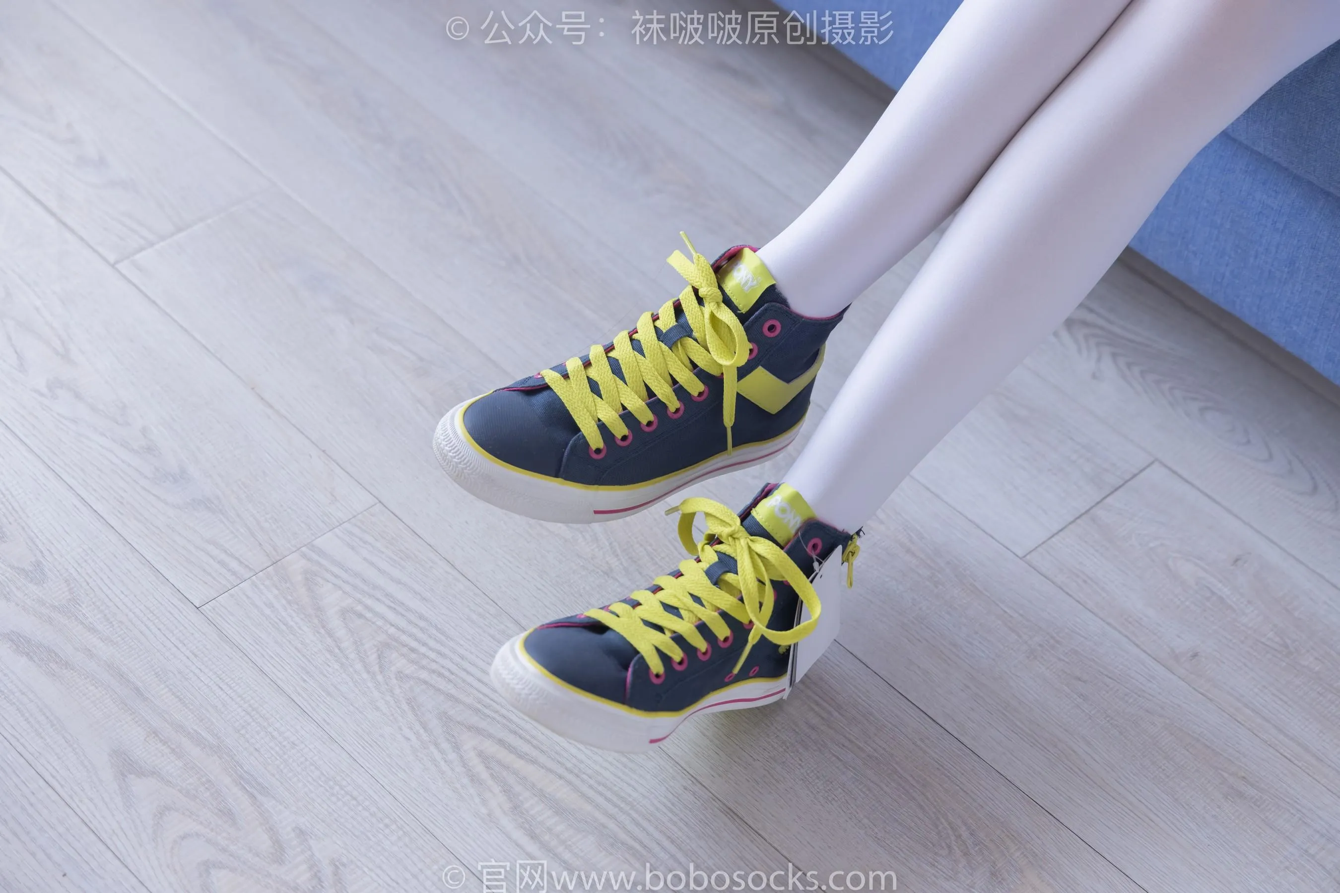 [BoBoSocks袜啵啵]NO.215 小甜豆-三双帆布鞋板鞋、厚白丝、黑丝 [90P]插图4